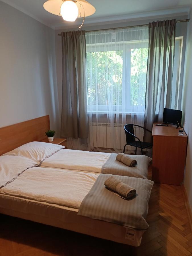 Pokoje Pod Swierkiem Swarzędz Extérieur photo