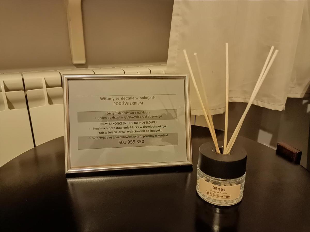 Pokoje Pod Swierkiem Swarzędz Extérieur photo