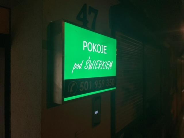 Pokoje Pod Swierkiem Swarzędz Extérieur photo