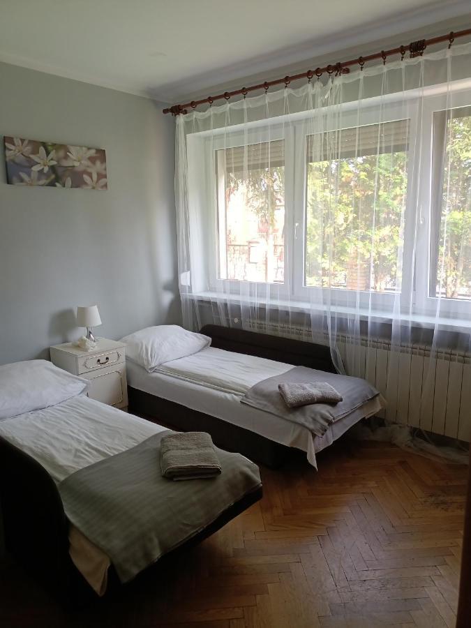 Pokoje Pod Swierkiem Swarzędz Extérieur photo