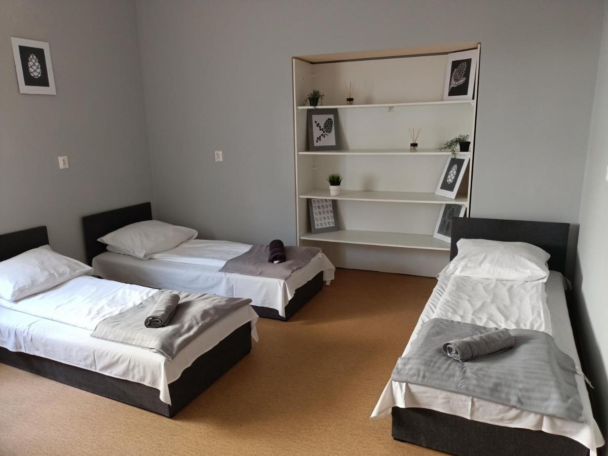 Pokoje Pod Swierkiem Swarzędz Extérieur photo