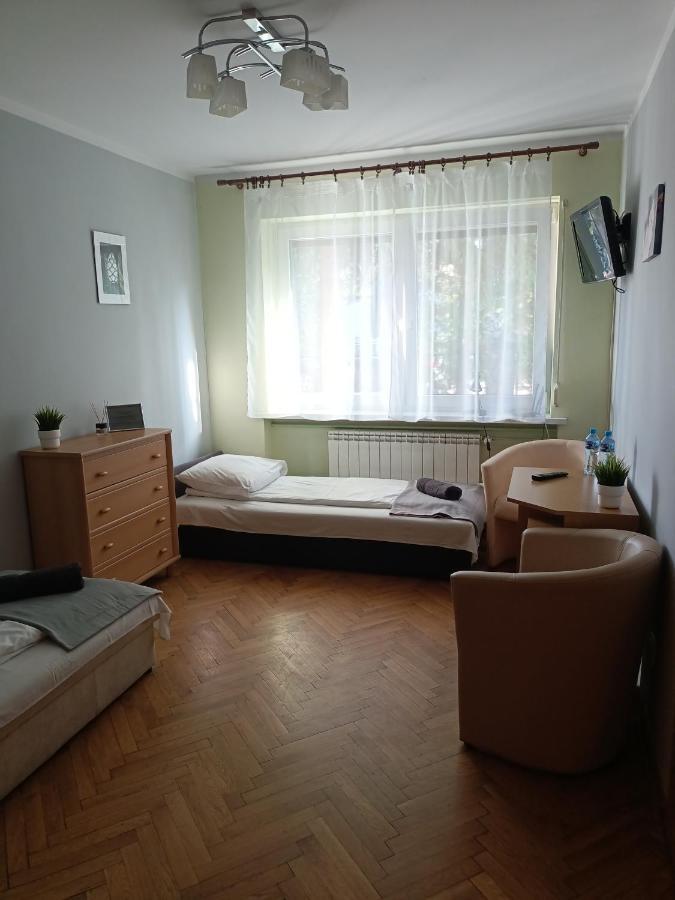 Pokoje Pod Swierkiem Swarzędz Extérieur photo