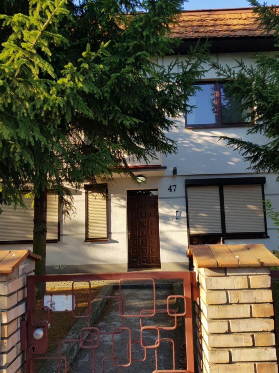 Pokoje Pod Swierkiem Swarzędz Extérieur photo